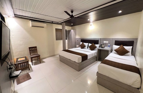 Dharavi Hotel | New Hotel Prince Palace