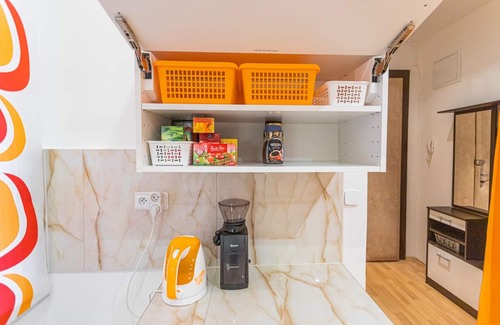 Nusle Apartment | New HotTub 🛁 Lovely Luxury Modern ➕ Drier | 12min ⇢ Center