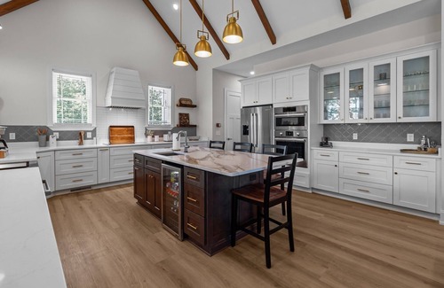 Southmont House | NEW HOUSE! 5 Bedroom-Pet Friendly-High Rock Lakefront Luxury in charming Denton