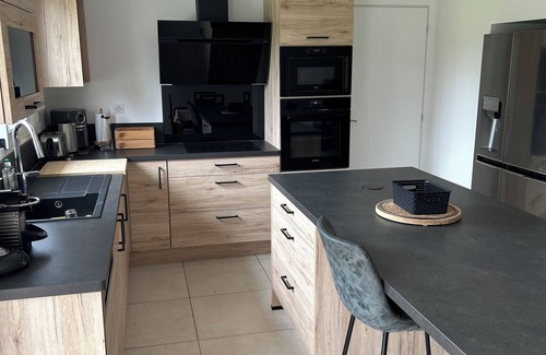 La Tour-du-Crieu House | New house ground floor 2 bedrooms garage terrace