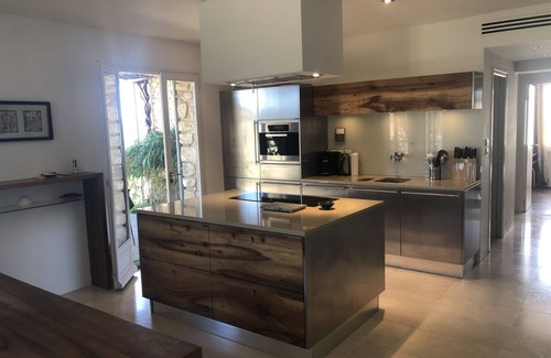 Gordes House | NEW in Gordes, contemporary villa with breathtaking views of the Luberon
