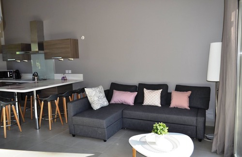Roussillon Cottage | NEW in Roussillon: Seasonal Rental Villas Dolce Vita
