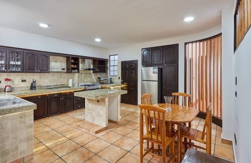 Antiguo Cuscatlan House | New, in the heart of the city, 5 min to US Embassy