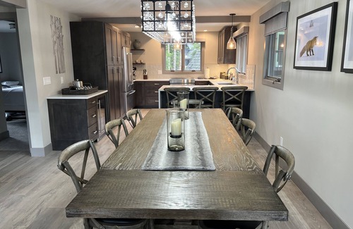 Weisshorn House | New, in town, incredible views, hot tub, walk/ride free shuttle, Ski Chalet!