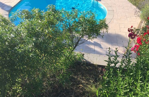 Chateauneuf Apartment | New independent 2-bedroom T3 with swimming pool