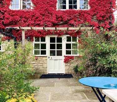 Coln St Aldwyns Hotel | New Inn at Coln