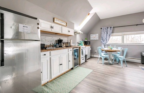 Poughkeepsie Apartment | NEW! King bed Apt. in the heart of the city!