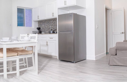 Westward Villas Subdivision Condo | NEW! KingBed-1AirMattress Suite Near BahaMar! 🥂