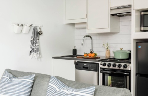 Poncey-Highland Apartment | NEW La Penelope - Rooftop Skyline Ponce City
