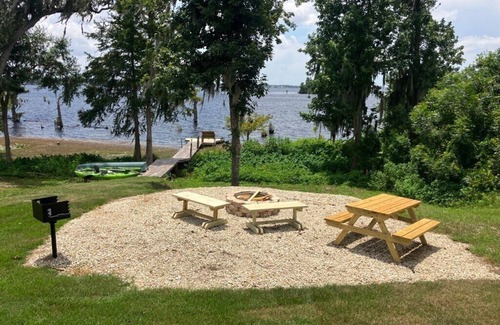 Southport Cottage | New Lake Front Studio Style Cottage - w/private dock, kayaks and full kitchen