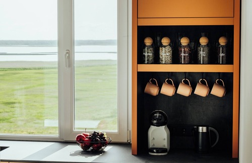 Liepaja Apartment | !NEW! Lakeview stay, stunning sunrises