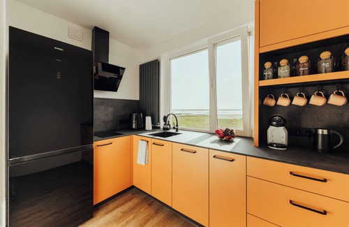 Liepaja Apartment | !NEW! Lakeview stay, stunning sunrises