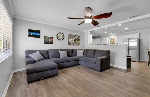 Tallahassee House | NEW! Last minute booking discount—close to Tallahassee Memorial Hospital