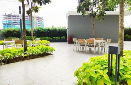 Bandar Puteri Puchong Apartment | NEW Le Pavilion Puchong 8-10pax 3R2B