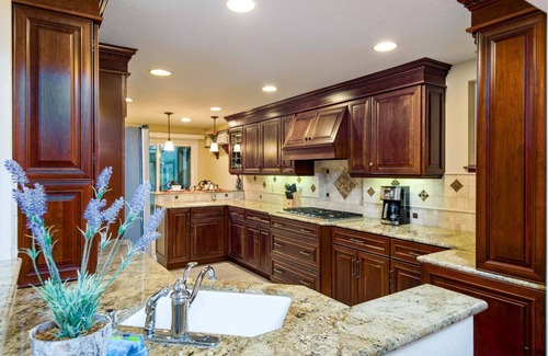 Dunes City House | *NEW LISTING* Beautiful Lake Area Home, Pet Friendly, Close to Old town Florence & Dunes, Gas Grill