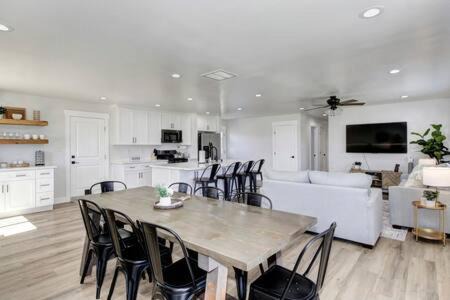 Loomis House | New Listing Country Property Pet Friendly W&D