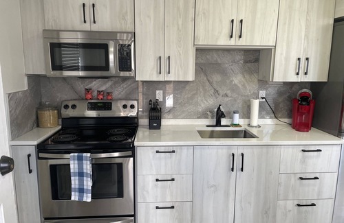 Niagara Falls Apartment | NEW LISTING! ♥ Luxury river view suite