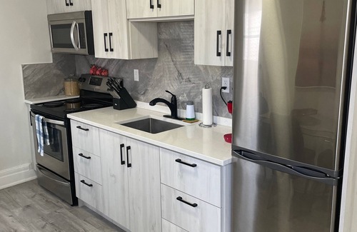 Niagara Falls Apartment | NEW LISTING! ♥ Luxury river view suite