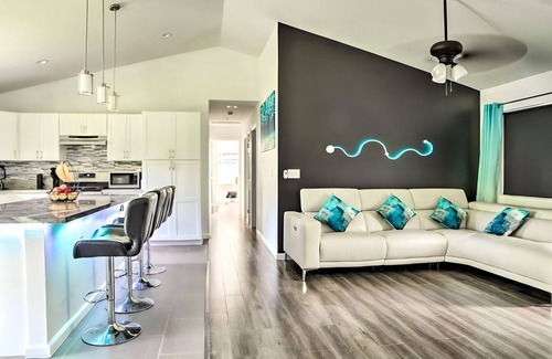 Keaau House | NEW LISTING! Luxury Hawaii Getaway: Close to Beach & Ocean by RedAwning