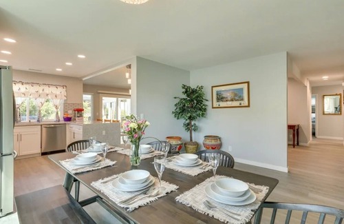 Mira Costa House | New Listing Mira Costa Cottage
