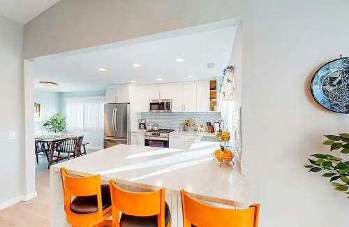 Mira Costa House | New Listing Mira Costa Cottage
