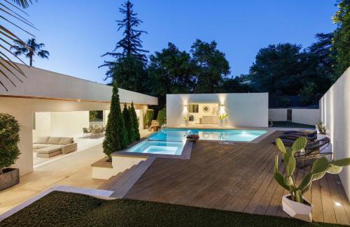 Sherman Oaks House | New Listing Mountainside Villa by Colby & Conrad