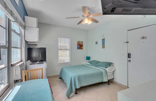 Hollywood Apartment | NEW LISTING! Rays Retreat at Coral House - Room 10 by Coral House