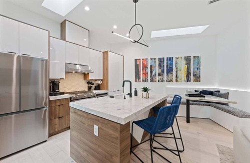 Galindo House | New Listing Sale! Austin's Best Modern 2BR Casita
