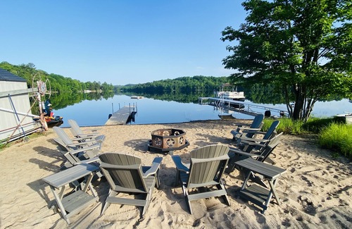 Michigamme House | *NEW LISTING* Sandy Beach - Lake Michigamme - Comfy Beds - Large Yard - Private