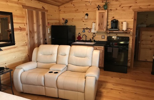 Fredericksburg House | New lower rates. Great reviews Elevated deck, Pet friendly, Romantic scenic