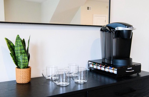 Largo House | New Lux home close to DC + metro