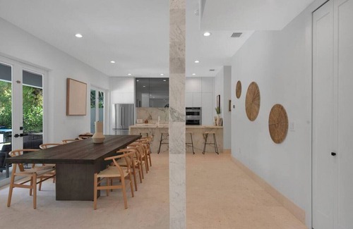Coral Terrace Villa | New Lux Modern w/Pool, Jacuzzi, Billiards, B-ball