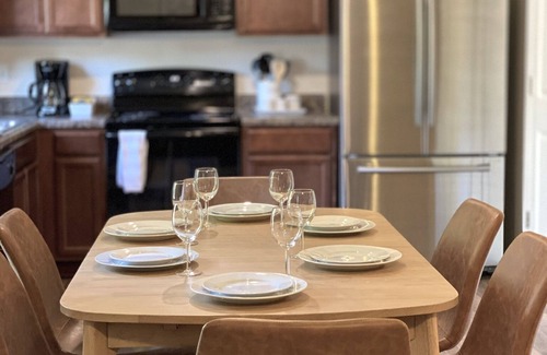 Spartanburg House | NEW! Luxury 3 bedroom home- 8 mins from downtown Spartanburg