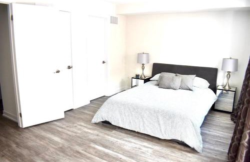 Oakville Apartment | New Luxury 4 bedrooms house plus office