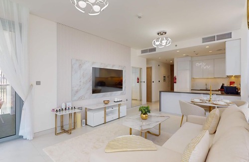 Nad Al Sheba Apartment | New Luxury Apt: Burj Khalifa, Sunset & Lagoon view