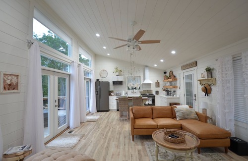 Sylva Cabin | NEW! Luxury Farmhouse Cabin in the NC Great Smoky Mountains With Sunset Views
