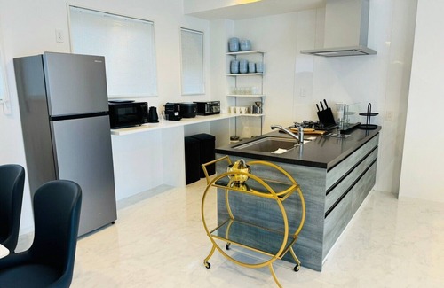 Hakata-ku Villa | New!Luxury Hills1500 sqm Superb patio Sauna BBQ Pool Parking 4 cars Pets allowed