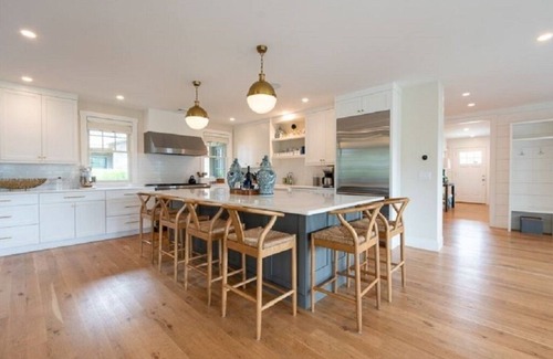 West of Town House | New Luxury Home in Cisco/Miacomet Area