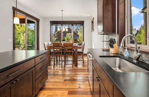 Cle Elum House | New, Luxury Home in Suncadia! Great Value * Hot Tub * Specials!