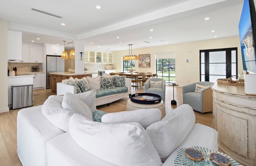 Marco Island House | NEW LUXURY Marco Island THE DREAM all about location! Walk to beach, JW and more