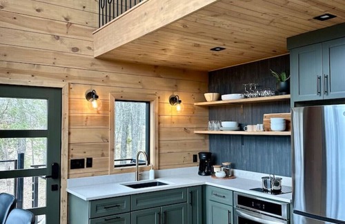 Perryville Cabin | New! Luxury Meets Nature - TreeRise at BaseCamp