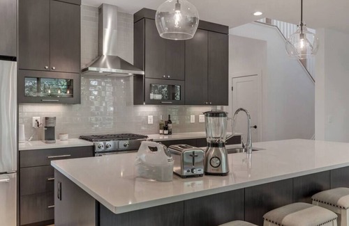 Belmont House | New Luxury Modern Farmhouse, Downtown C'Ville