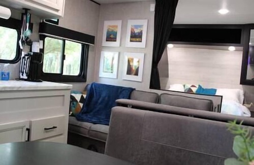 Groveland House | New Luxury RV near Orlando