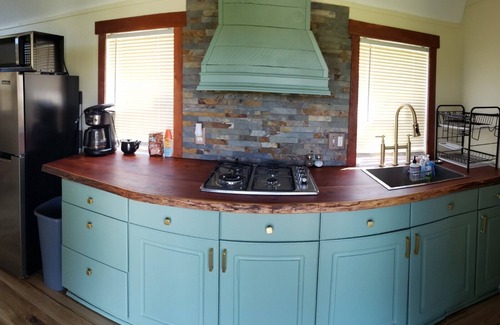 Howey-in-the-Hills House | New luxury Tiny House(s) on 6 acres with horses. Sunsets,fire pit, & Hot tub.