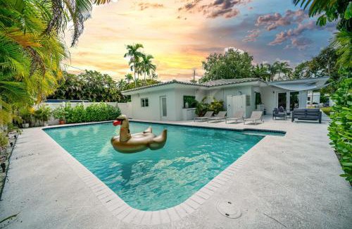 Biscayne Park Villa | New Luxury Villa Delilah Biscayne Park