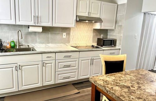 Waterbury Apartment | New Luxury Waterbury Stay