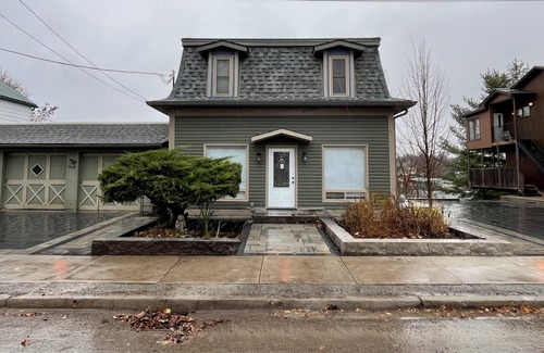 Gananoque Apartment | NEW- LUXURY WATERFRONT WALKOUT, Steps to downtown Gananoque & 1000 Island ferry