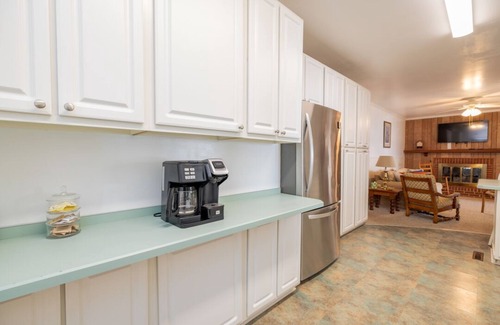 Wise House | New! Main Lake View, Pet-Friendly, Firepit, Dock