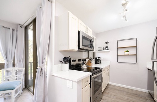 Kahana Condo | 🏝️NEW-Maui is Calling 📞 - Ocean 🌊 View Modern Chic West Maui Retreat 🏝️