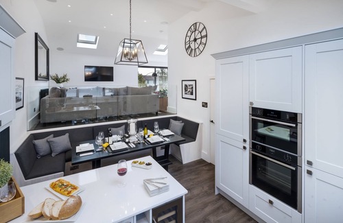 Bowness-on-Windermere House | NEW - Mayfair House - 5 Star - Lake View Luxury